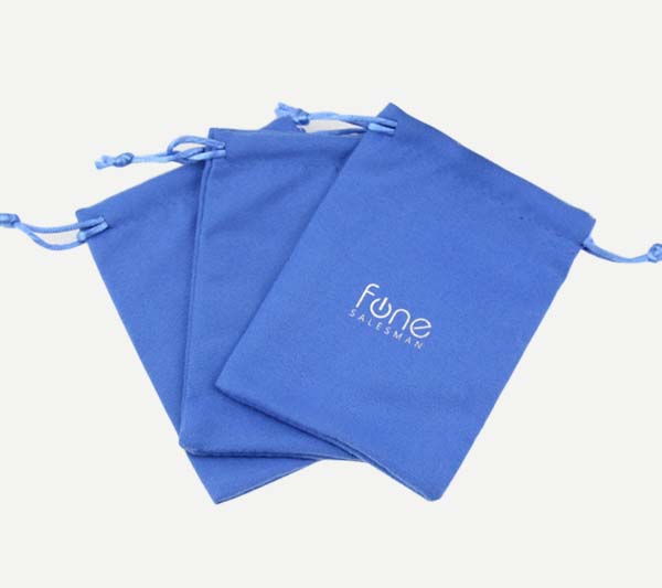 customize velvet jewelry pouch with your logo