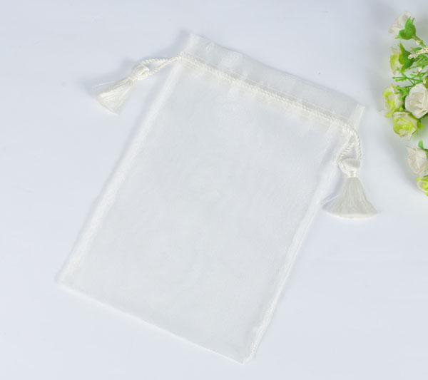 white tassels organza gift cosmetics sachet pouch